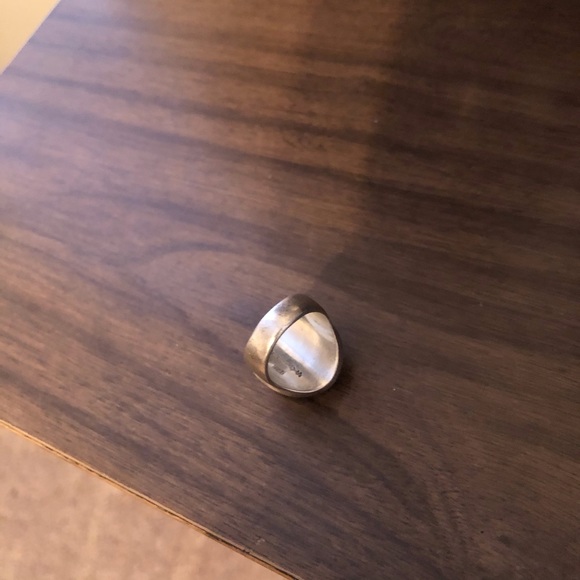 Unique Green Stone Ring - Picture 4 of 7